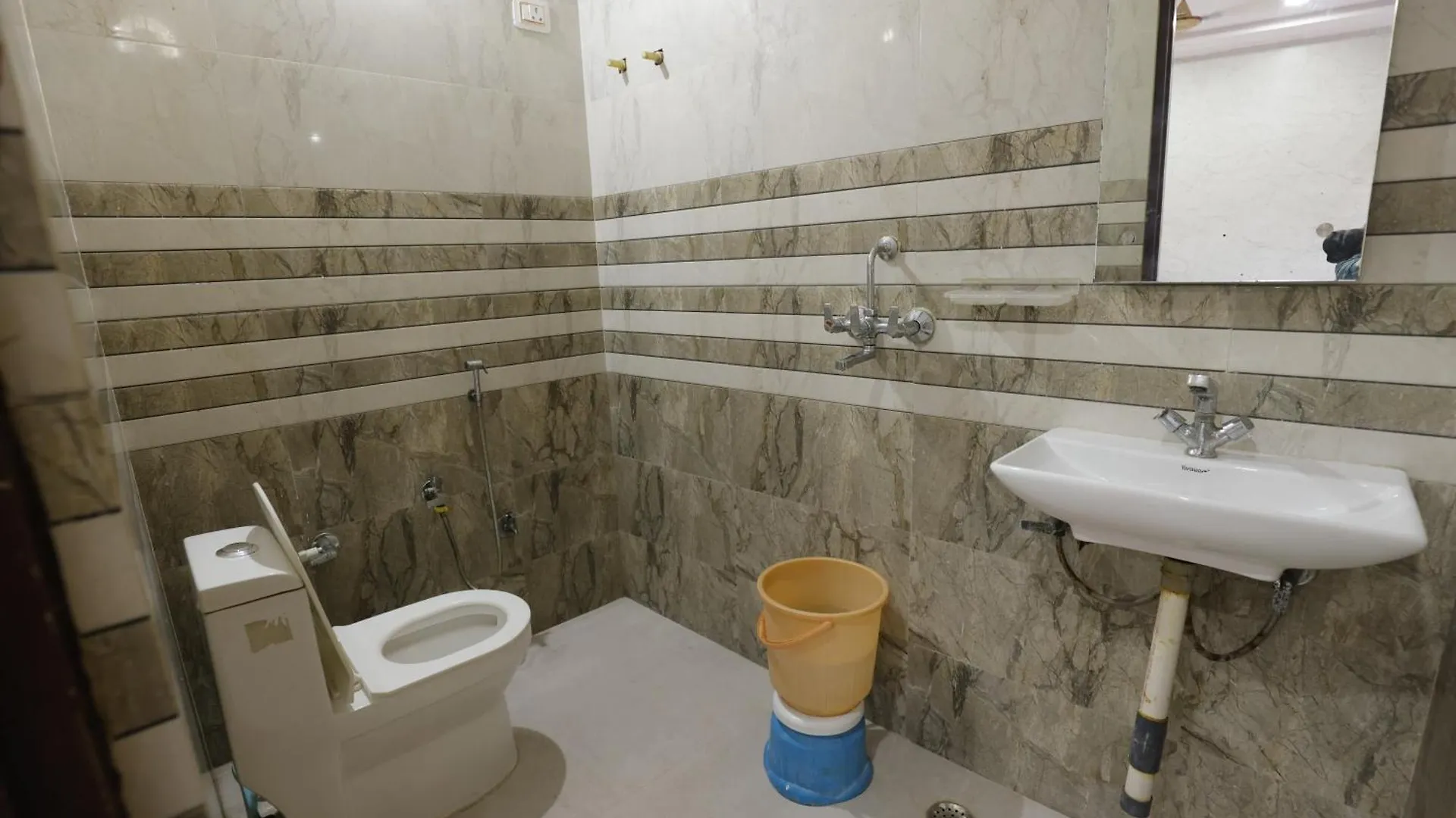 Kwatera prywatna Basil Inn Home Stay Walking Distance From Taj Mahal Agra Agra  Indie